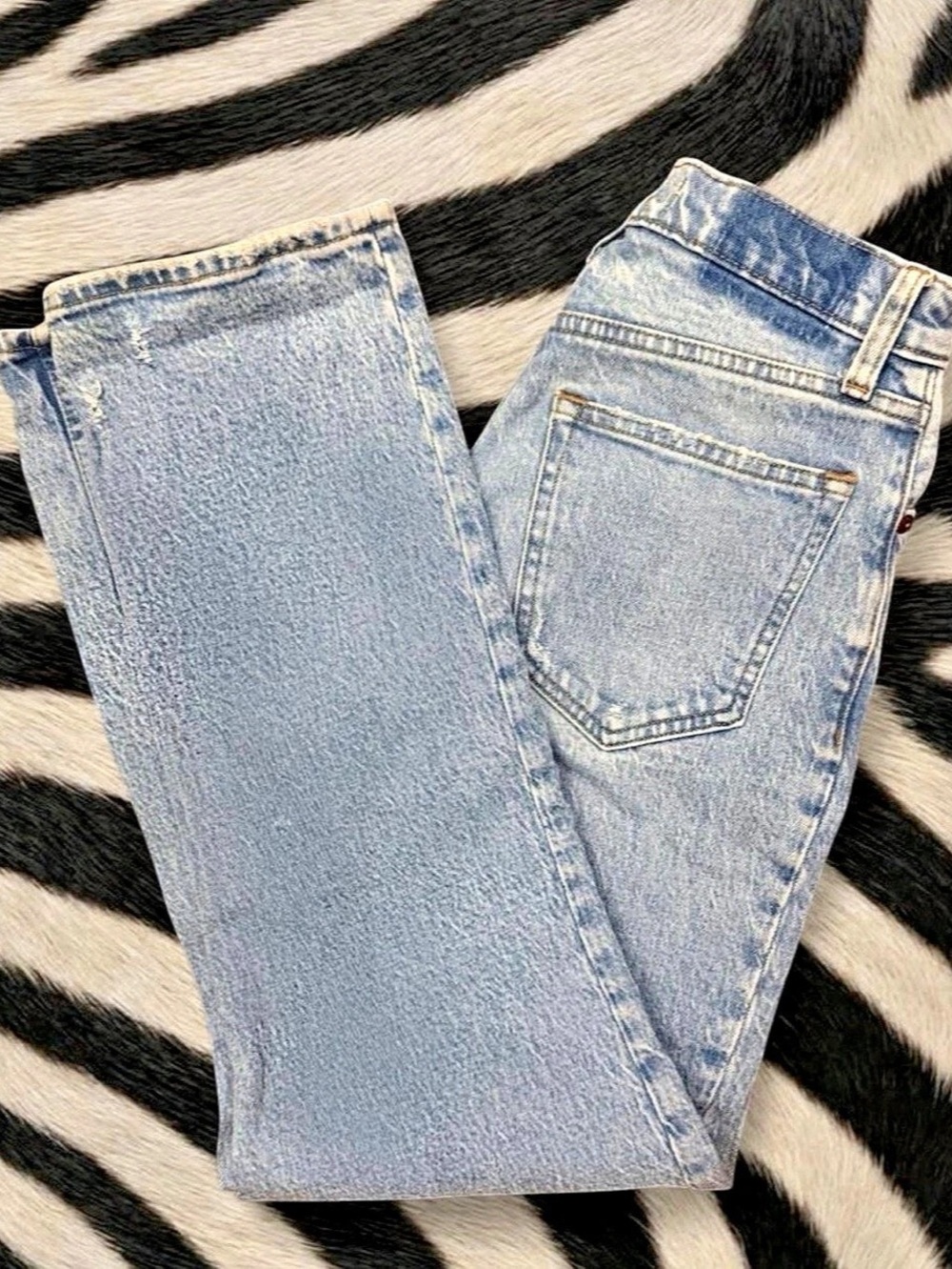 Abercrombie & Fitch Curve Love The '90s Straight Ultra High Rise Jean '90s